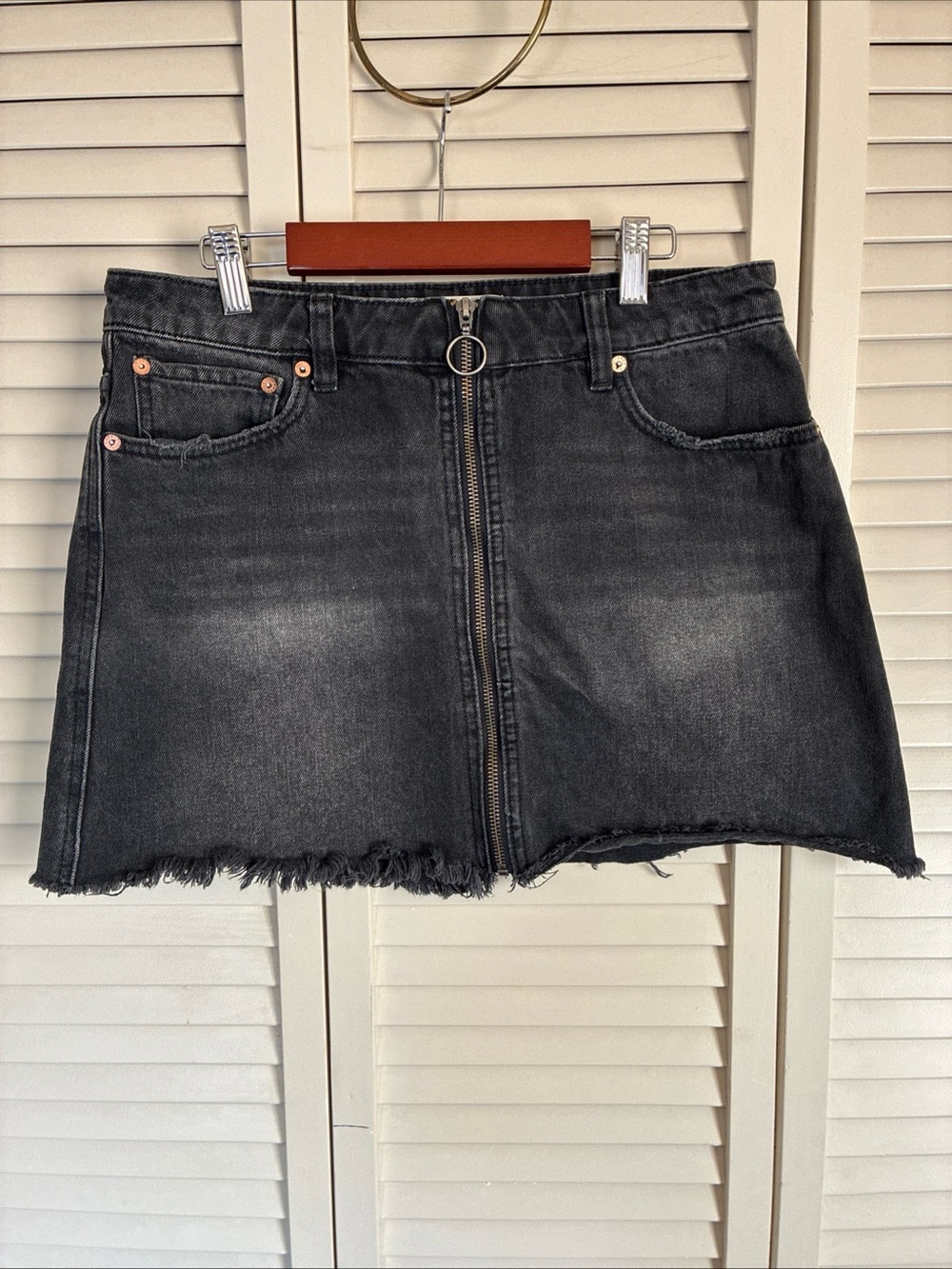 We The Free-Black Washed Denim Zip-Front Mini Skirt Y2K Sz 29